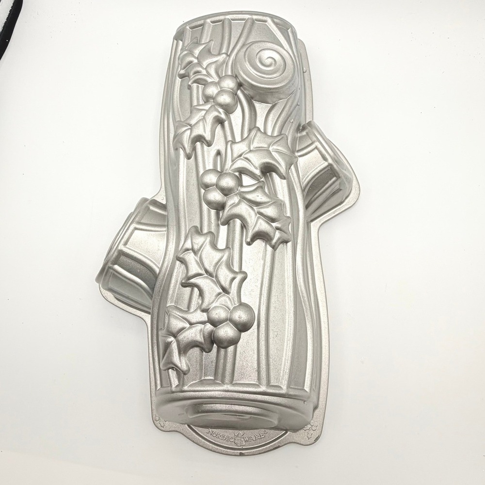 Nordic Ware Yule Log Pan Silver Cast Aluminum 9 Cup Holiday Cake Mold Excellent